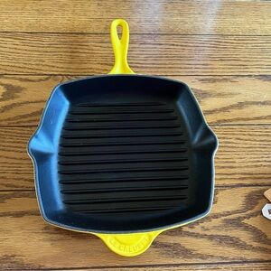 Le Creuset rigged square cast iron skillet in Dijon